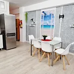 Nicole, 2 Bedrooms In Playa De Americas 度假居